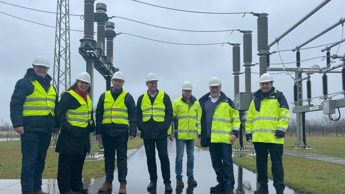 Thomas Jepsen beim neuen Umspannwerk in Schuby